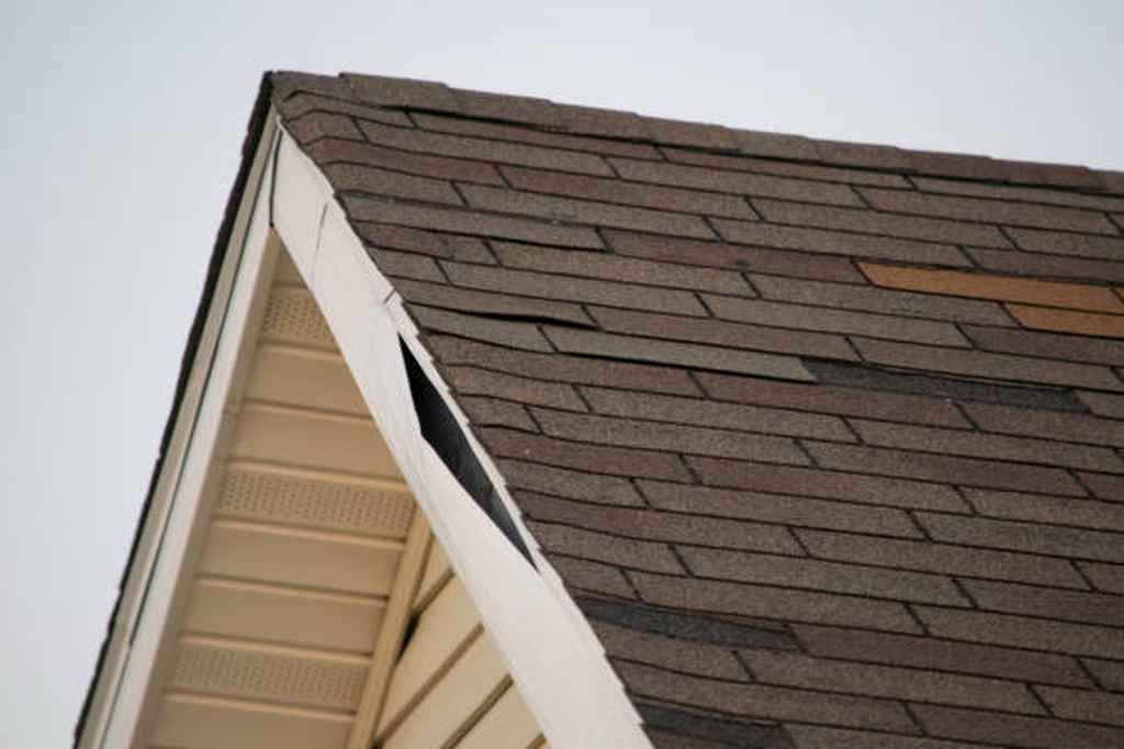 Franklin, TN wind damage roof repair company