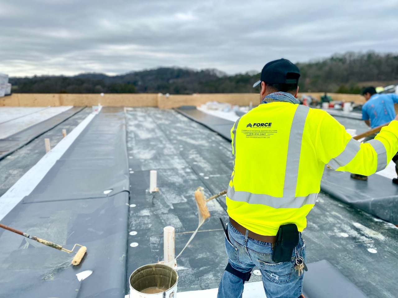 reliable commercial roofing contractor Tennessee